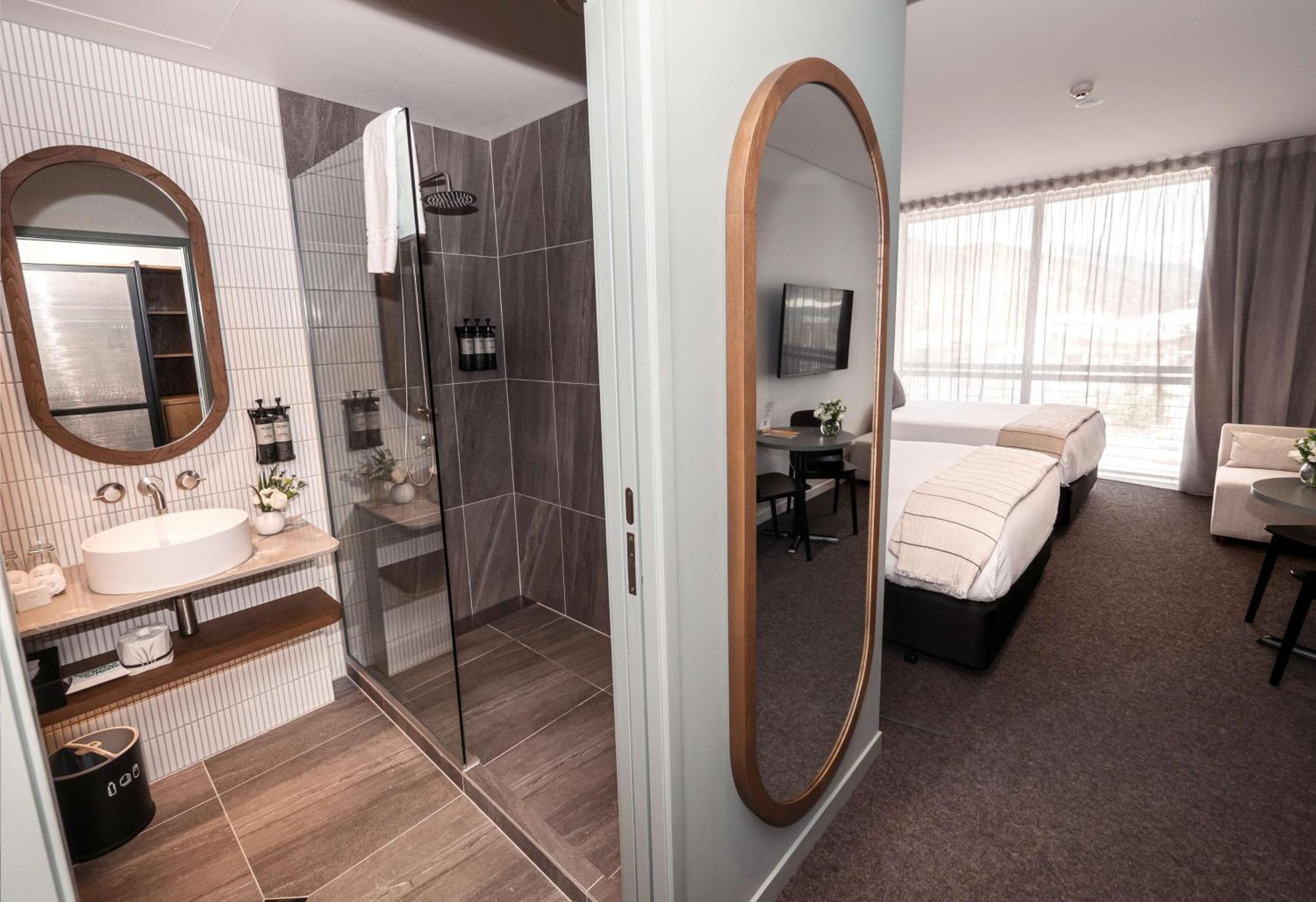 ซูดิมา ควีนส์ทาวน์ ไฟว์ไมล์ Hotel ภายนอก รูปภาพ